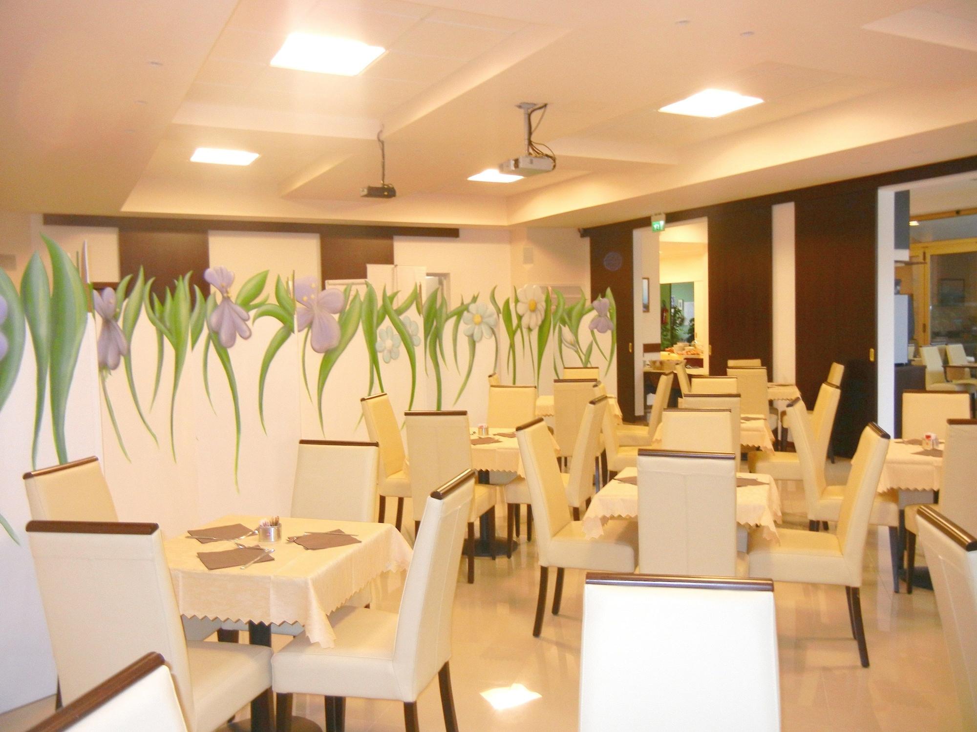 Hotel Sonia Aquilinia Εξωτερικό φωτογραφία